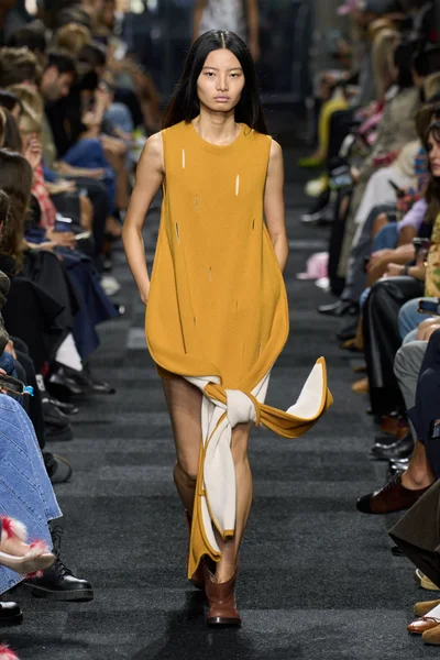Look 30